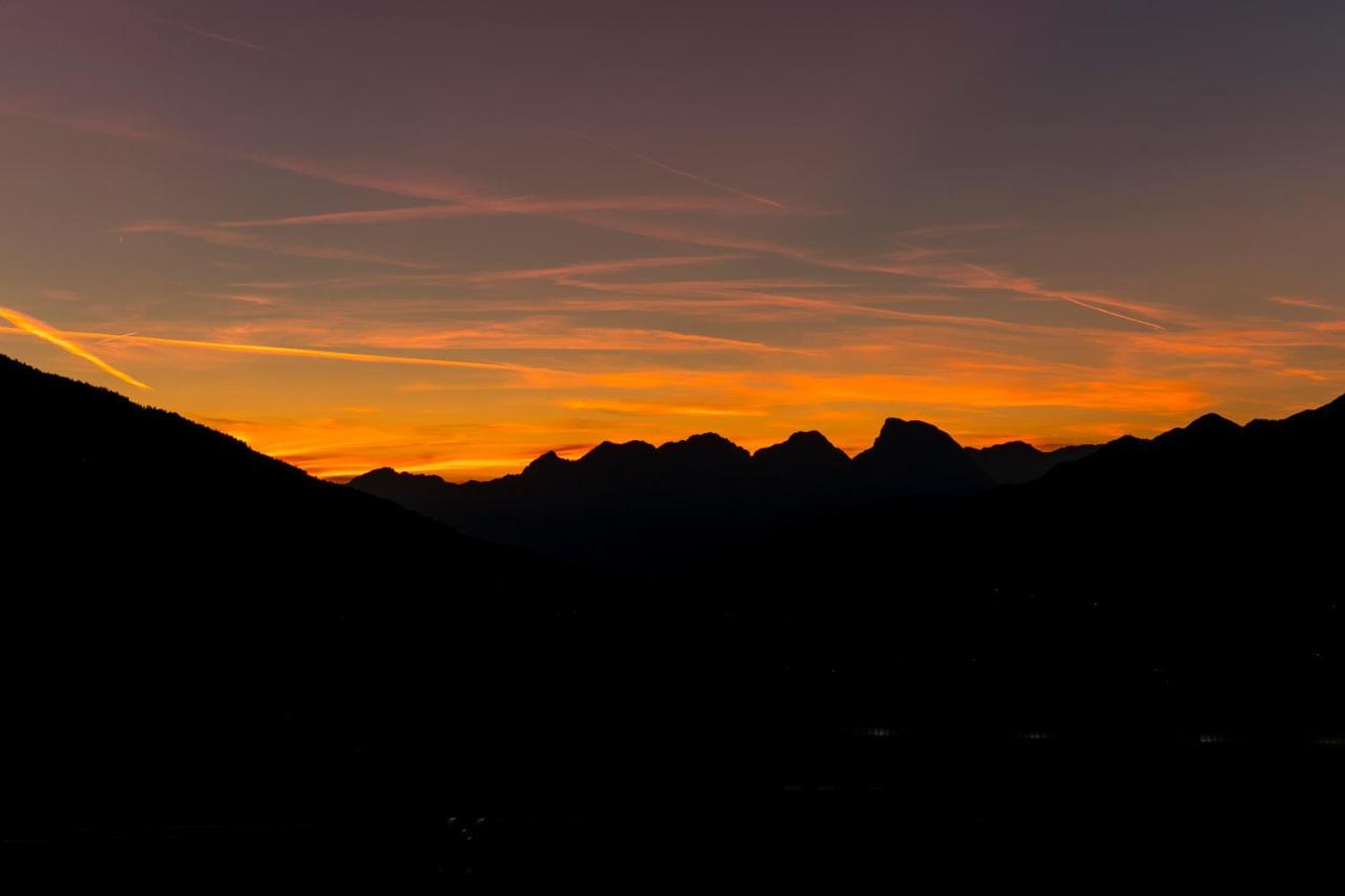 Apartment Wiesenhof - Natur & Weitblick Ueber Innsbruck - Ladestation Fuer Elektroautos Bagian luar foto