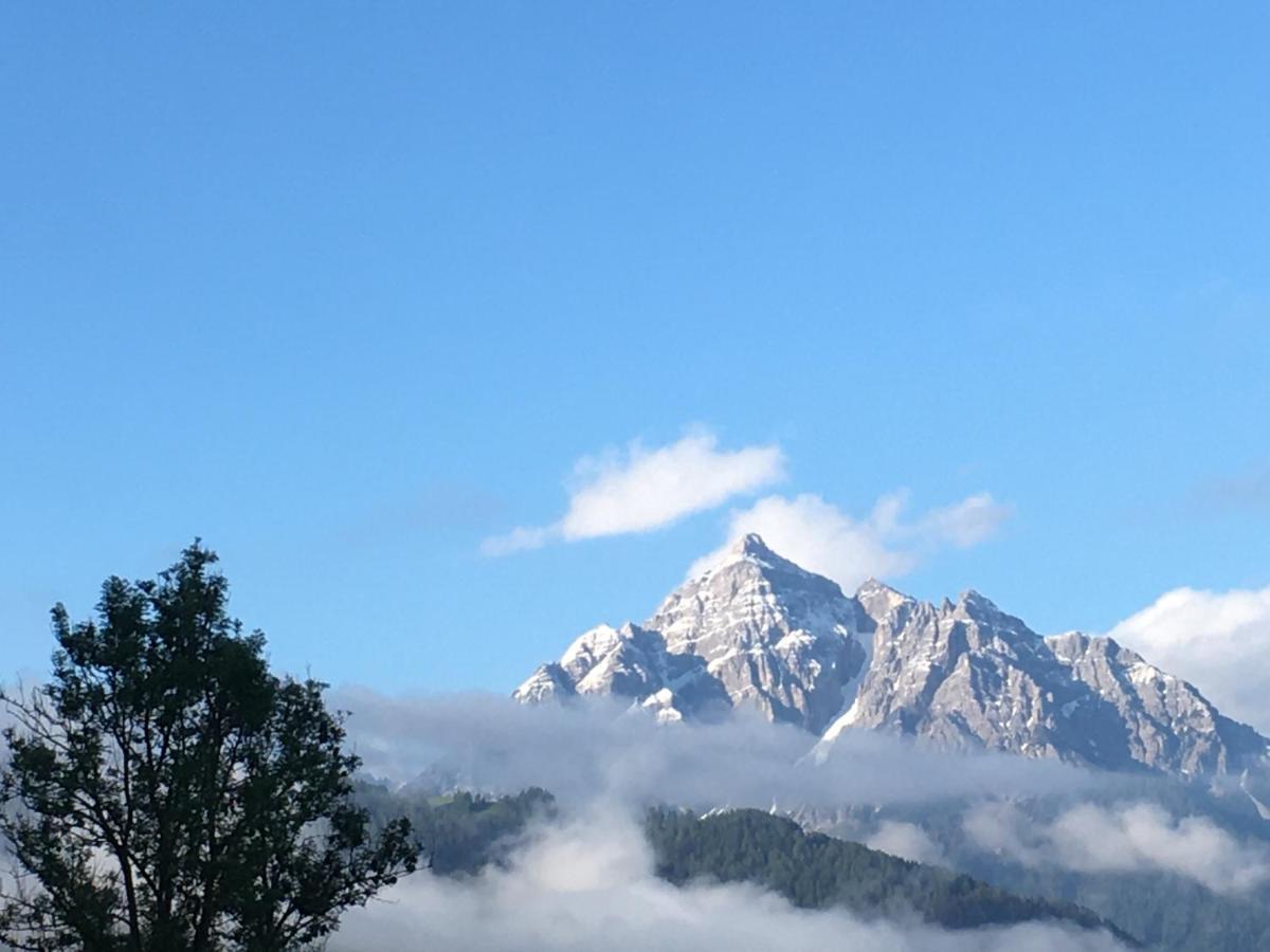 Apartment Wiesenhof - Natur & Weitblick Ueber Innsbruck - Ladestation Fuer Elektroautos Bagian luar foto