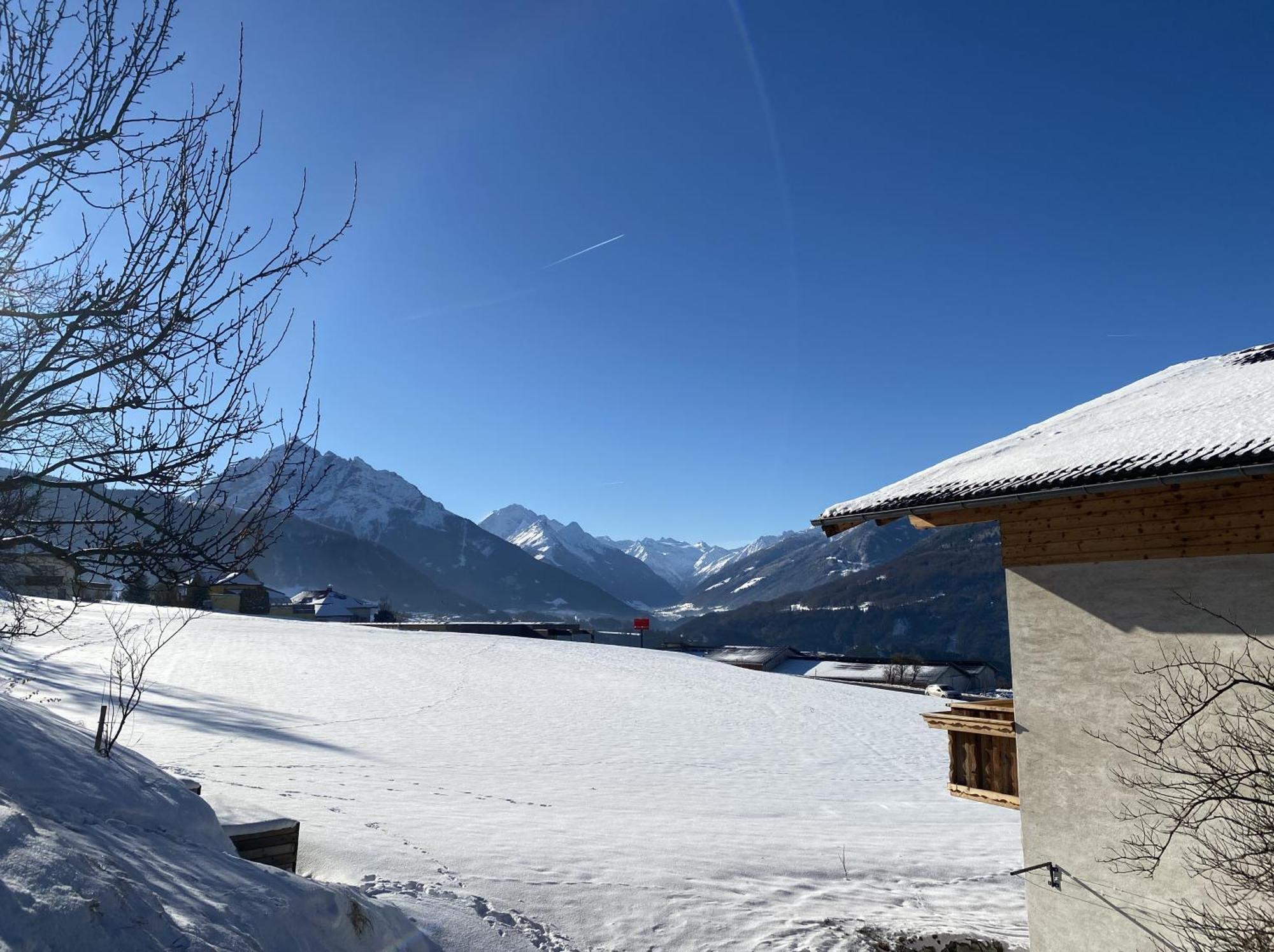 Apartment Wiesenhof - Natur & Weitblick Ueber Innsbruck - Ladestation Fuer Elektroautos Bagian luar foto