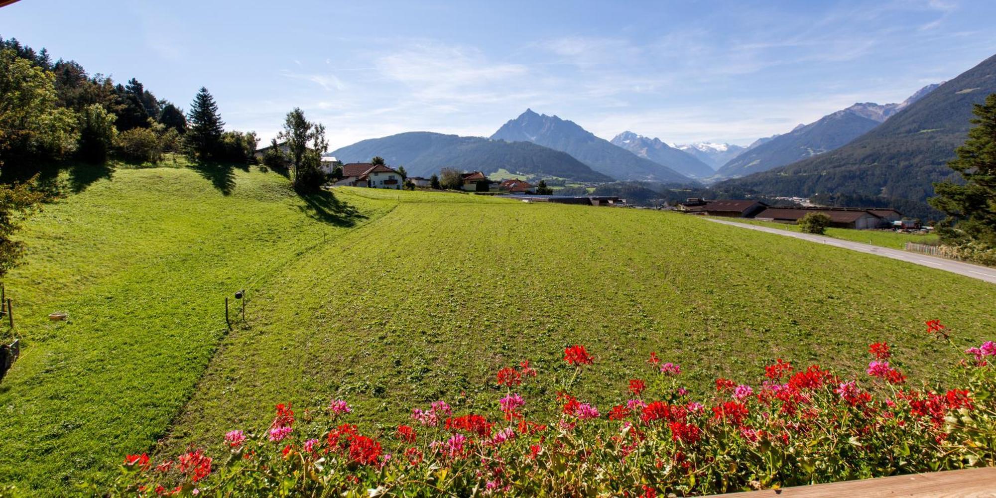 Apartment Wiesenhof - Natur & Weitblick Ueber Innsbruck - Ladestation Fuer Elektroautos Bagian luar foto